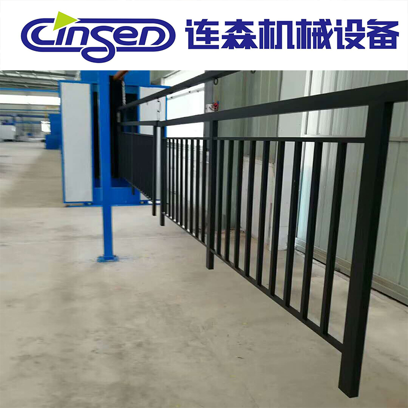 護(hù)欄噴涂吊掛式烘干現(xiàn)場
